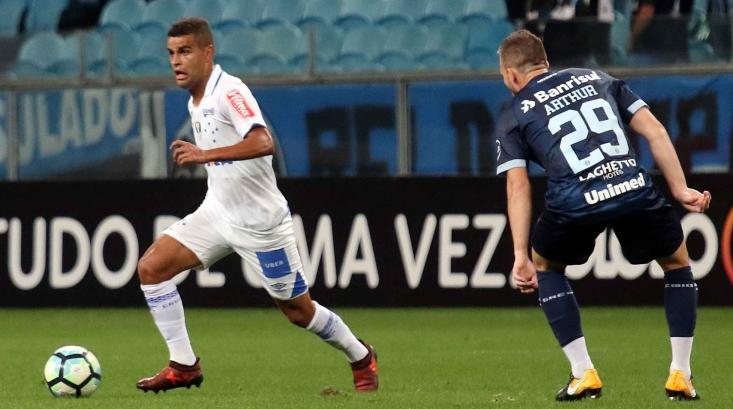 Grêmio voltou a perder dentro de casa, desta vez para o Cruzeiro, campeão da Copa do Brasil