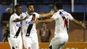 Vasco tem ligeiro favoritismo no clássico e São Paulo precisa voltar a vencer