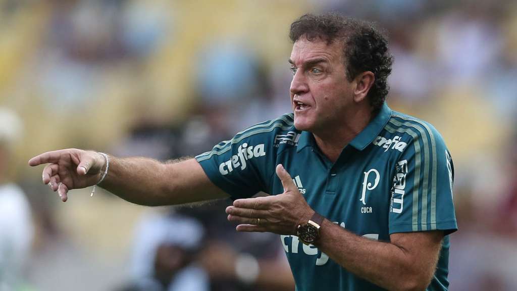 Cuca minimiza gritos da torcida por Borja: 'Todo mundo é treinador'