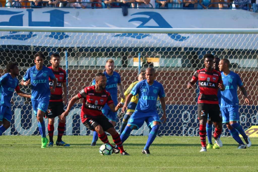 Avaí tem quatro desfalques para o confronto direto com o Fluminense