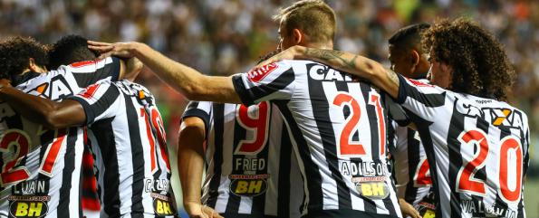 Galo fez a festa em cima do São Paulo no Independência