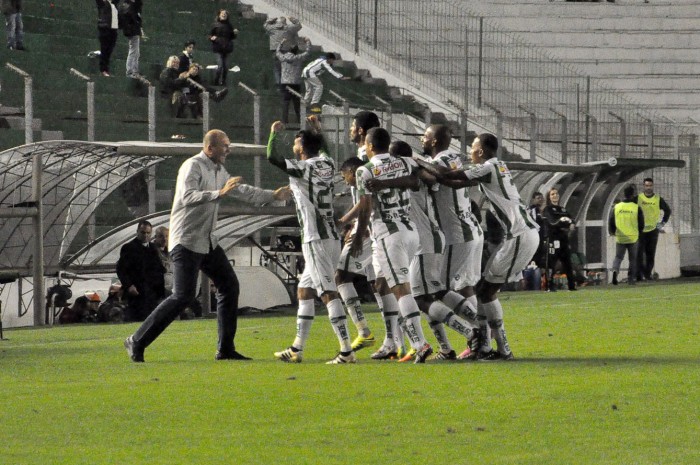 Torcida pede saída de Gilmar Dal Pozzo após derrota do Juventude