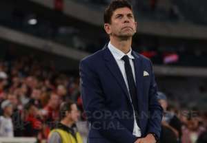 Com Levir de saída, Santos observa técnico Fabiano Soares, do Atlético-PR