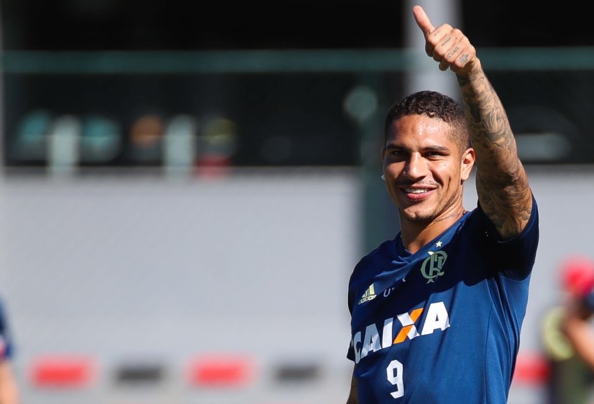 Diretoria do Flamengo quer renovar com Paolo Guerrero até 2020