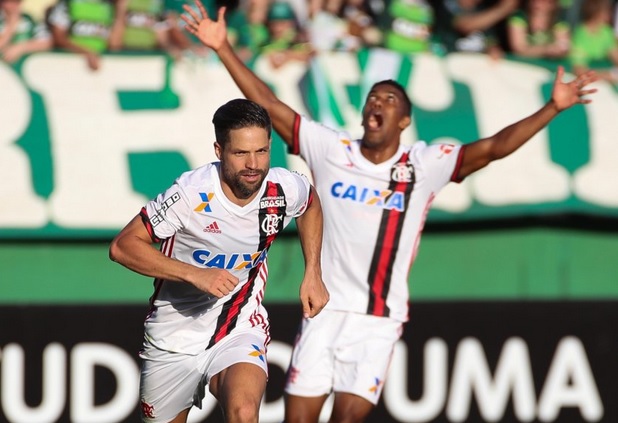O Flamengo voltou a vencer depois de três jogos e afundou a Chapecoense 
