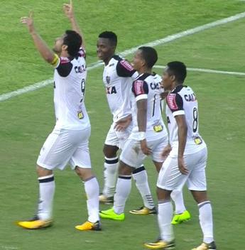 Fred agradece aos céus, mas será que não falta algo mais para o atacante?