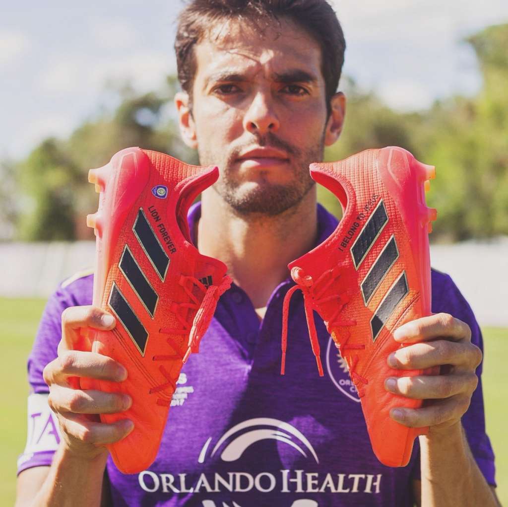 Leco admite interesse em Kaká, mas nega acerto com o meia