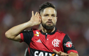 Decisivo, Diego ganha elogios de Rueda após vitória do Flamengo