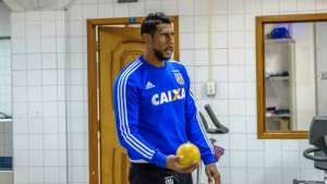 Focado em manter a Ponte Preta na elite, Aranha ressalta: 'Temos que trabalhar mais'