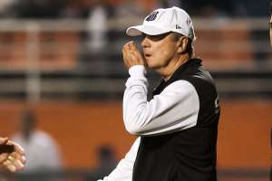 Levir lamenta desempenho do Santos em empate e reconhece: 'Erramos quase tudo'