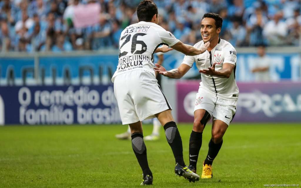 Jadson e Rodriguinho tentam recuperar o futebol do primeiro turno