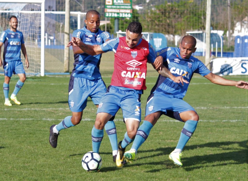 Júnior Dutra e Judson voltam ao time titular do Avaí contra o Botafogo