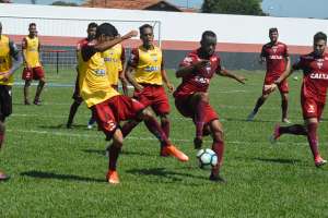 Atlético-GO perde o zagueiro William Alves para enfrentar o Vasco