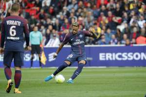 Bola de Ouro vai dar R$ 11 mi extras a Neymar no Paris Saint-Germain