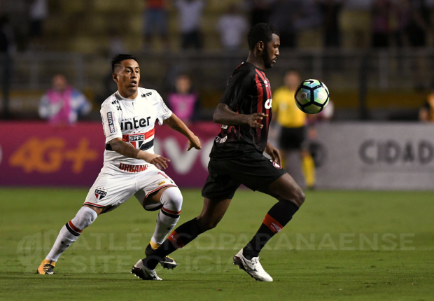 São Paulo enfrenta Fluminense para se distanciar da zona de rebaixamento