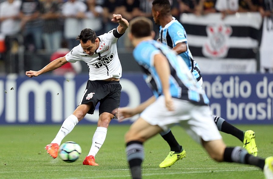Corinthians 0 x 0 Grêmio – Timão mantem a distância na liderança
