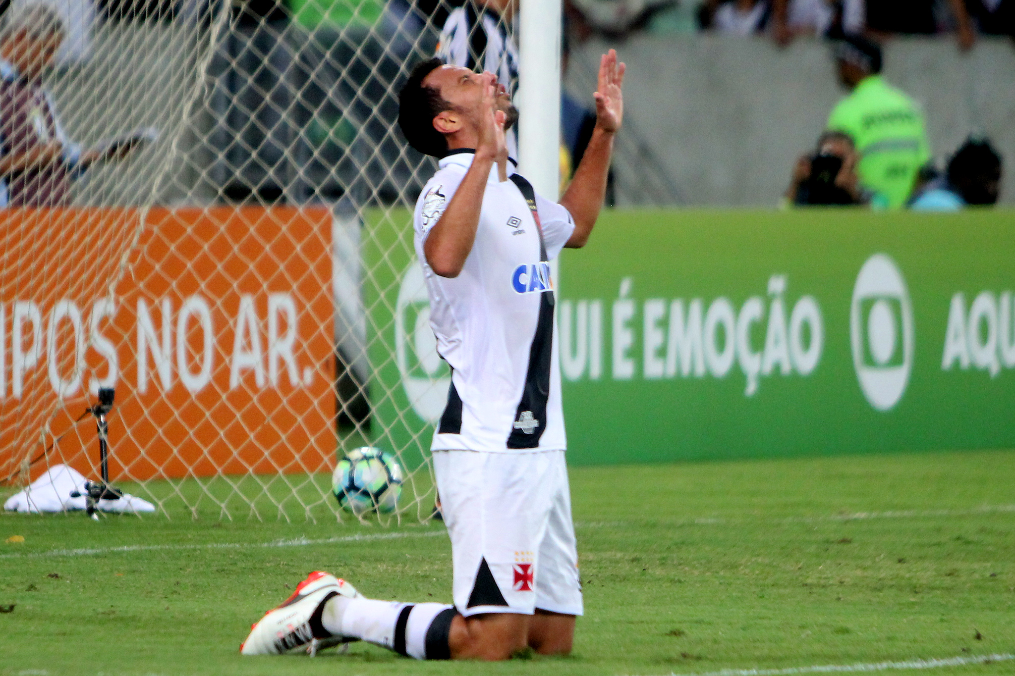 Zé Ricardo enaltece triunfo do Vasco fora de casa e se anima por Libertadores