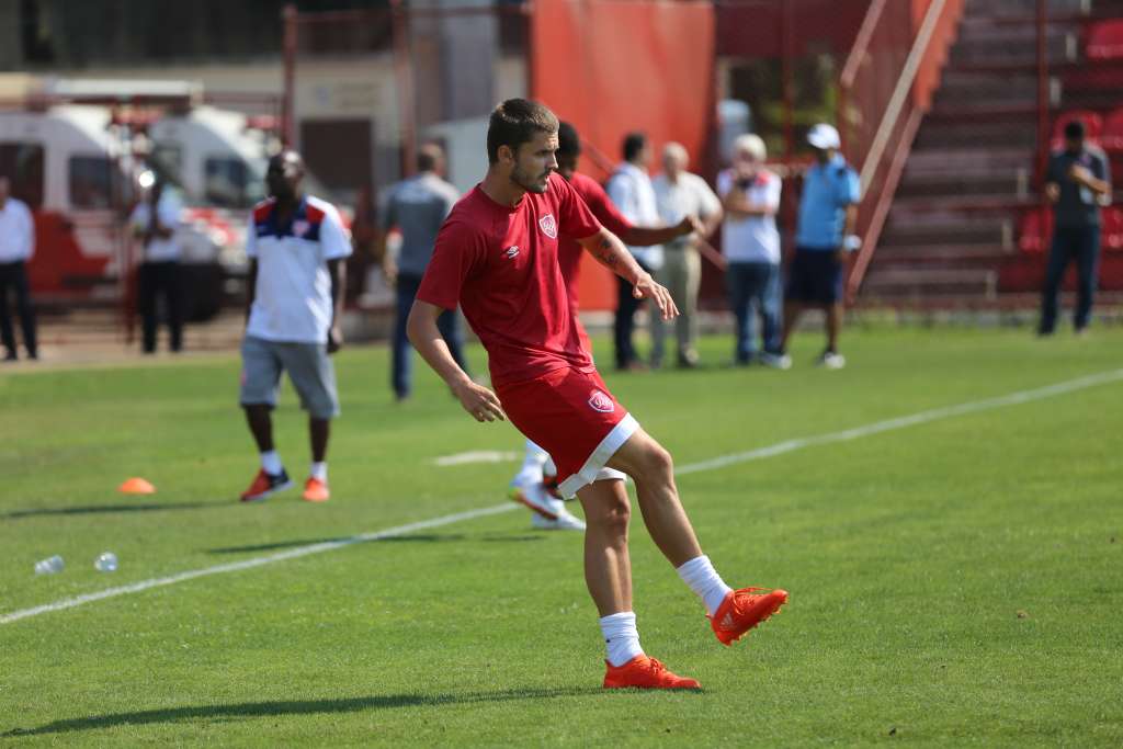 Tiago Ott prega respeito à tradicional Portuguesa. (Foto: Divulgação / Desportivo Brasil)
