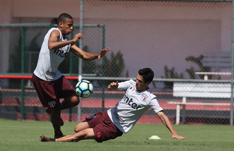 Reservas do São Paulo fazem treino na sede do próximo adversário