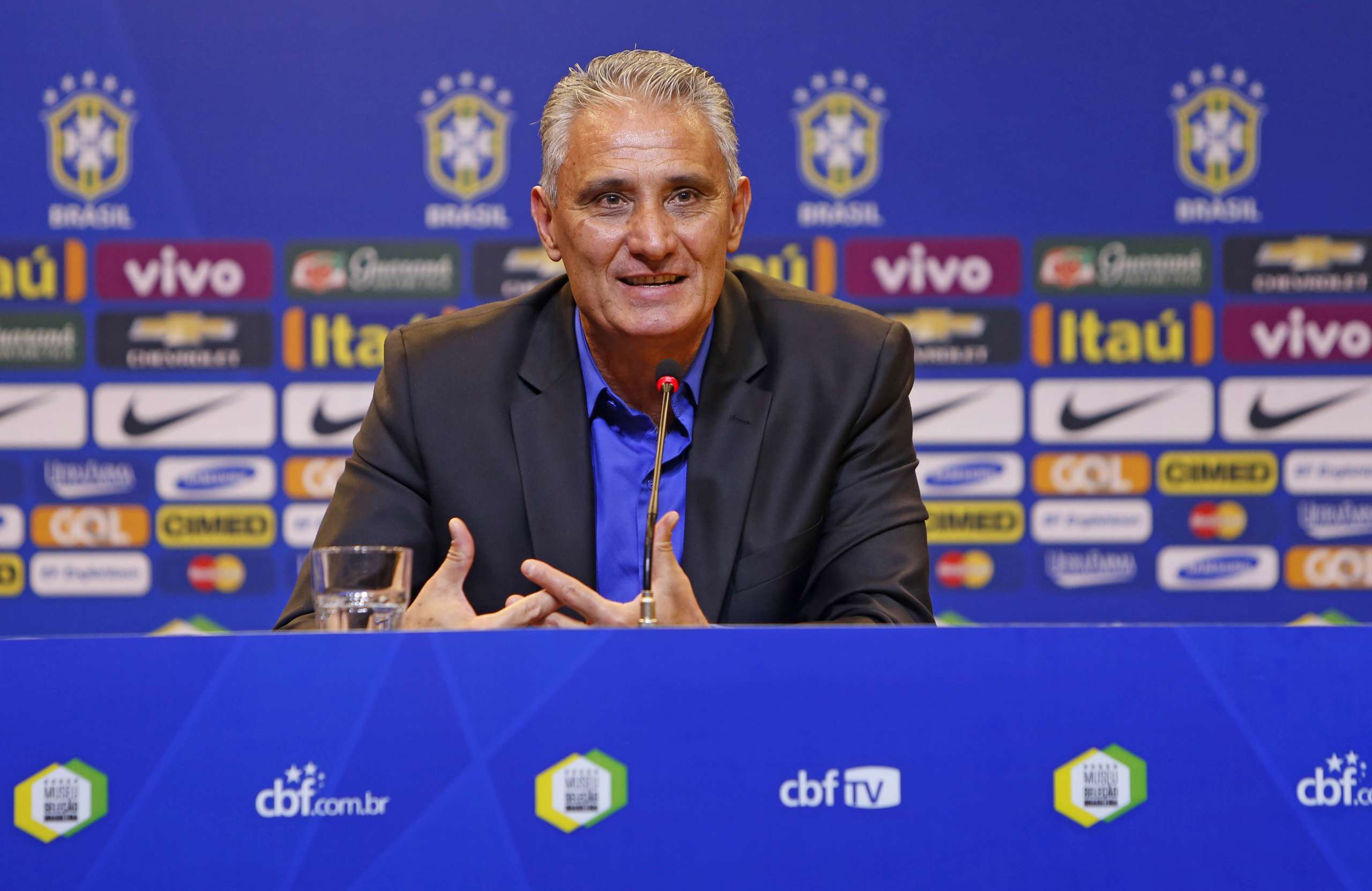 Tite faz última convocação da seleção brasileira em 2017 nesta sexta-feira