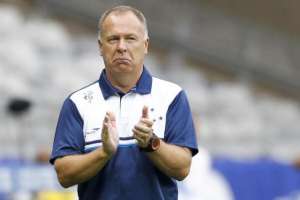 Mano Menezes celebra renovação e destaca empatia 'inexplicável' com o Cruzeiro