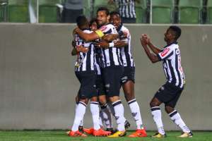 Oswaldo minimiza pressão no Atlético-MG: 'Não vamos mudar nada para o clássico'