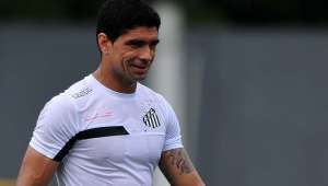 Com desfalque no ataque, Levir deve promover retorno de veterano ao meio do Santos