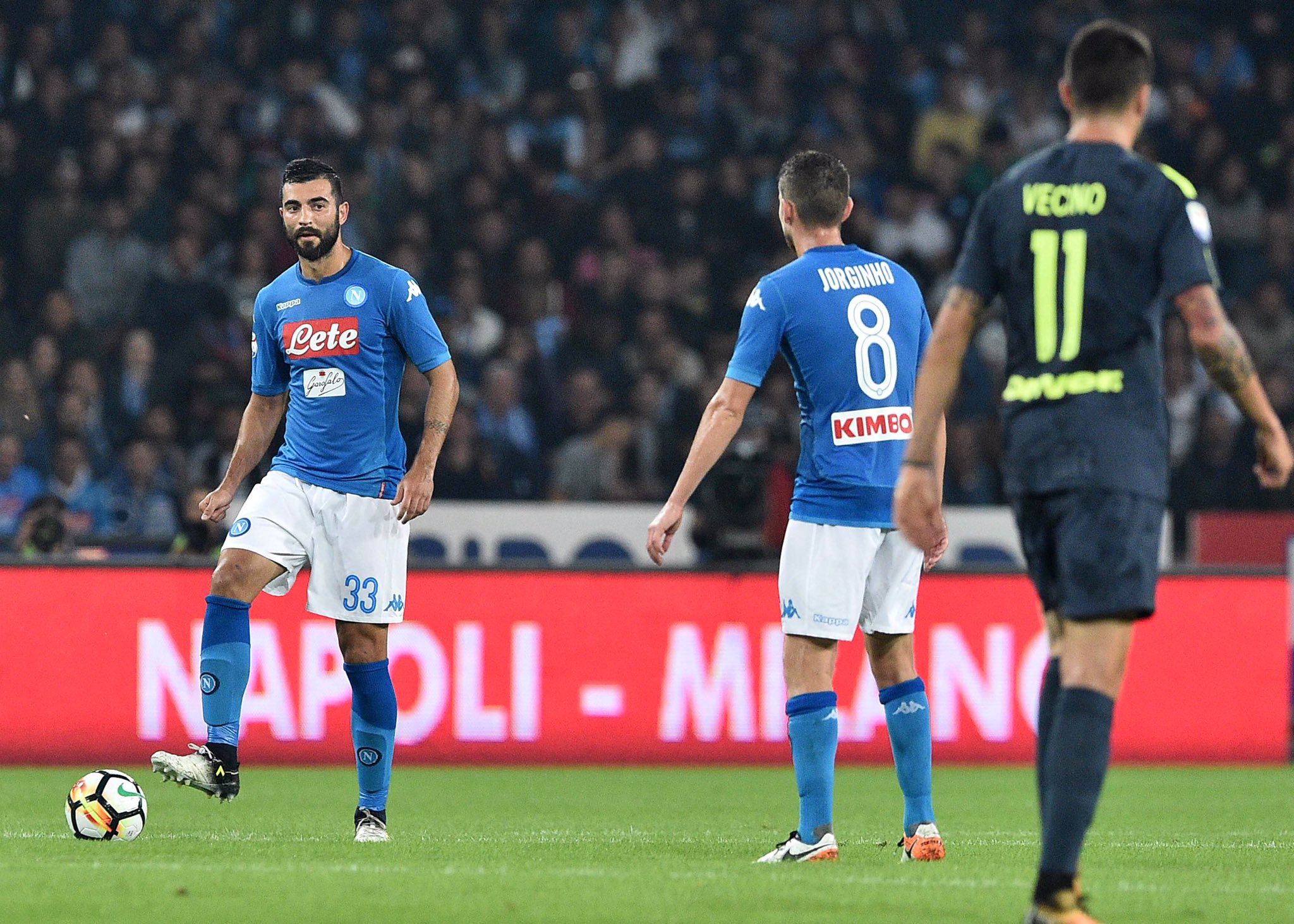 ITALIANO: Napoli empata com a Inter de Milão em casa e segue na frente