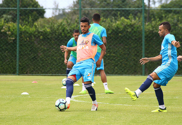 Sport joga contra o Atlético-PR tentando minimizar importantes desfalques