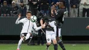 Botafogo x Corinthians - Líder pressionado por vitórias dos rivais e Fogão pela torcida