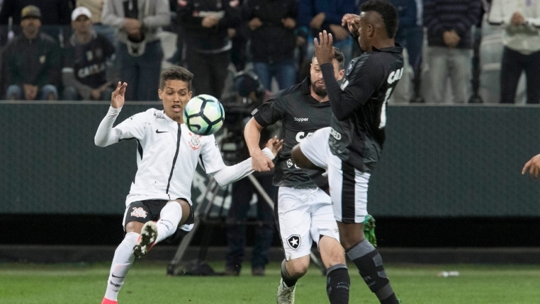 Botafogo x Corinthians – Líder pressionado por vitórias dos rivais e Fogão pela torcida