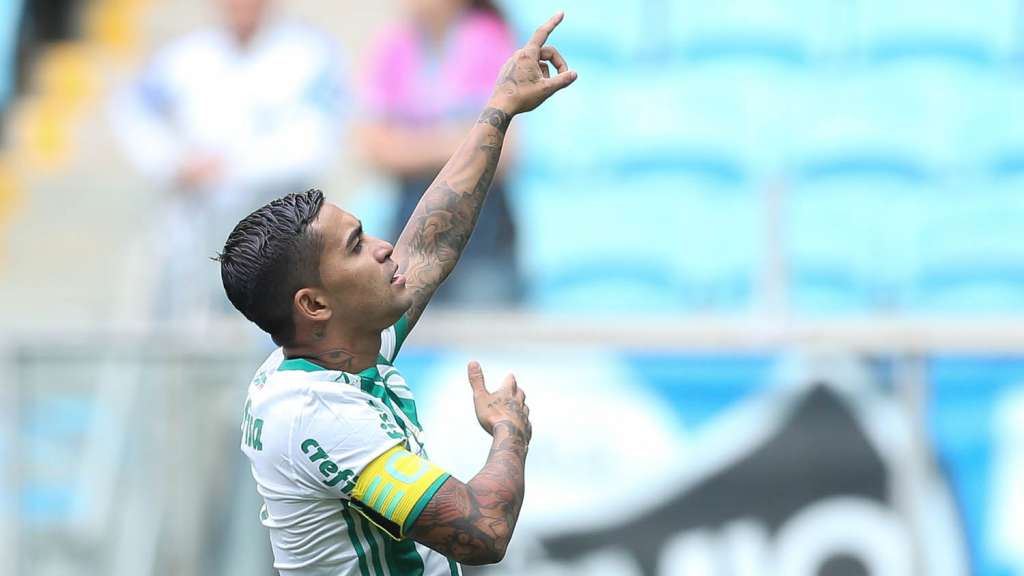 BRASILEIRÃO: Vitórias de Palmeiras e Santos pressionam líder Corinthians 2 0002050274896 img