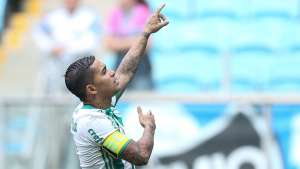 BRASILEIRÃO: Vitórias de Palmeiras e Santos pressionam líder Corinthians