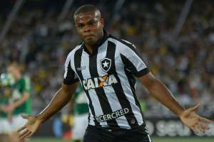 Botafogo mira vitória contra o Corinthians para amenizar pressão da torcida