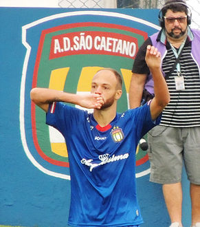 Copa Paulista: Após marcar dois gols, Carlão pede atenção do São Caetano no duelo de volta