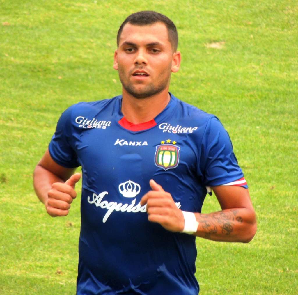 Na partida passada, lateral-esquerdo começou jogando pela primeira vez na Copa Paulista (Foto: Fabrício Cortinove)