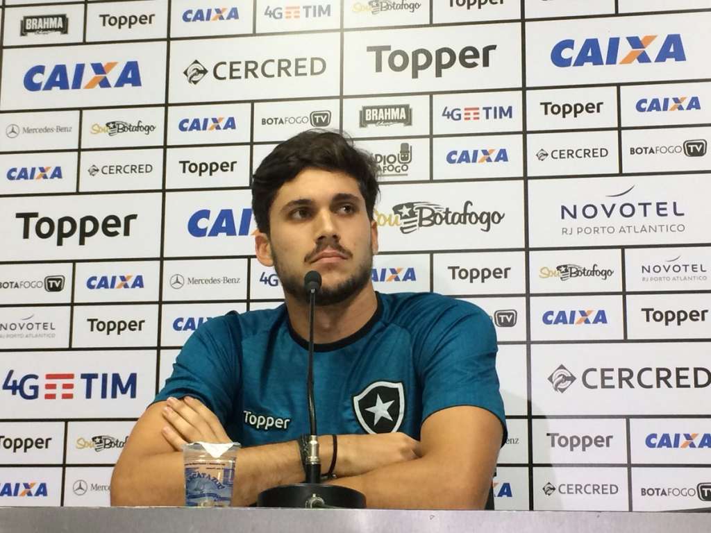 Igor Rabello revela oferta da Udinese, mas diz focar Botafogo e exalta equipe