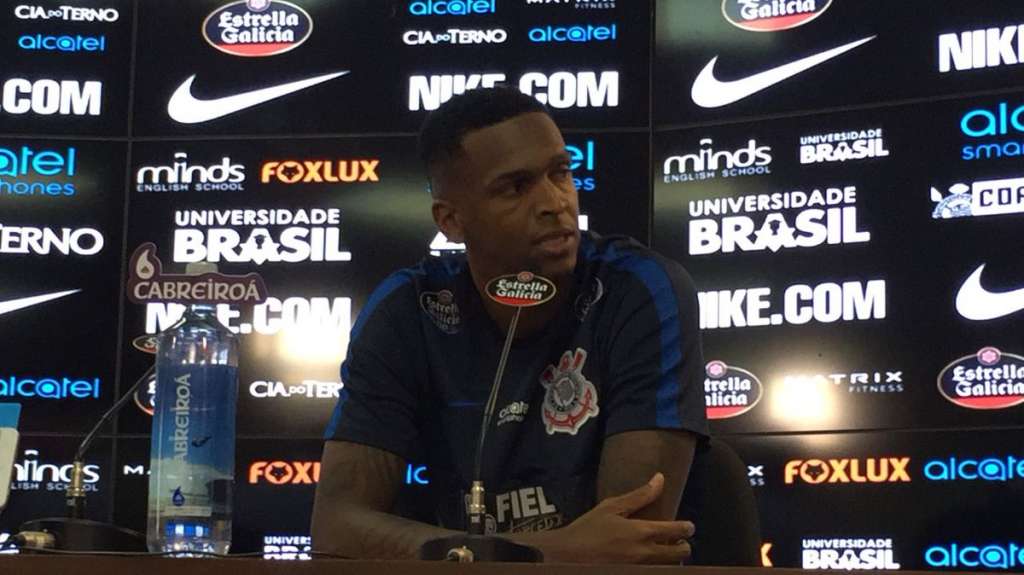 Roberto de Andrade e Jô elogiam postura da torcida após reunião no Corinthians