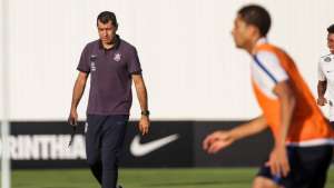 Com Romero e Pablo, Carille testa mudanças no Corinthians
