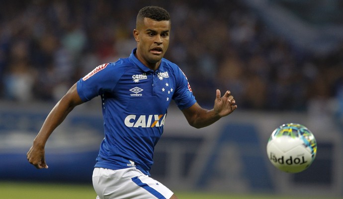 Alisson pede responsabilidade ao Cruzeiro para duelo contra o vice Palmeiras