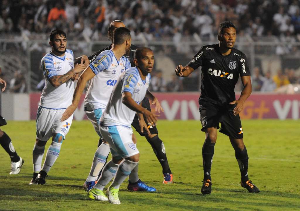 Avaí reencontra o Grêmio precisando mais uma vez da vitória na Ressacada