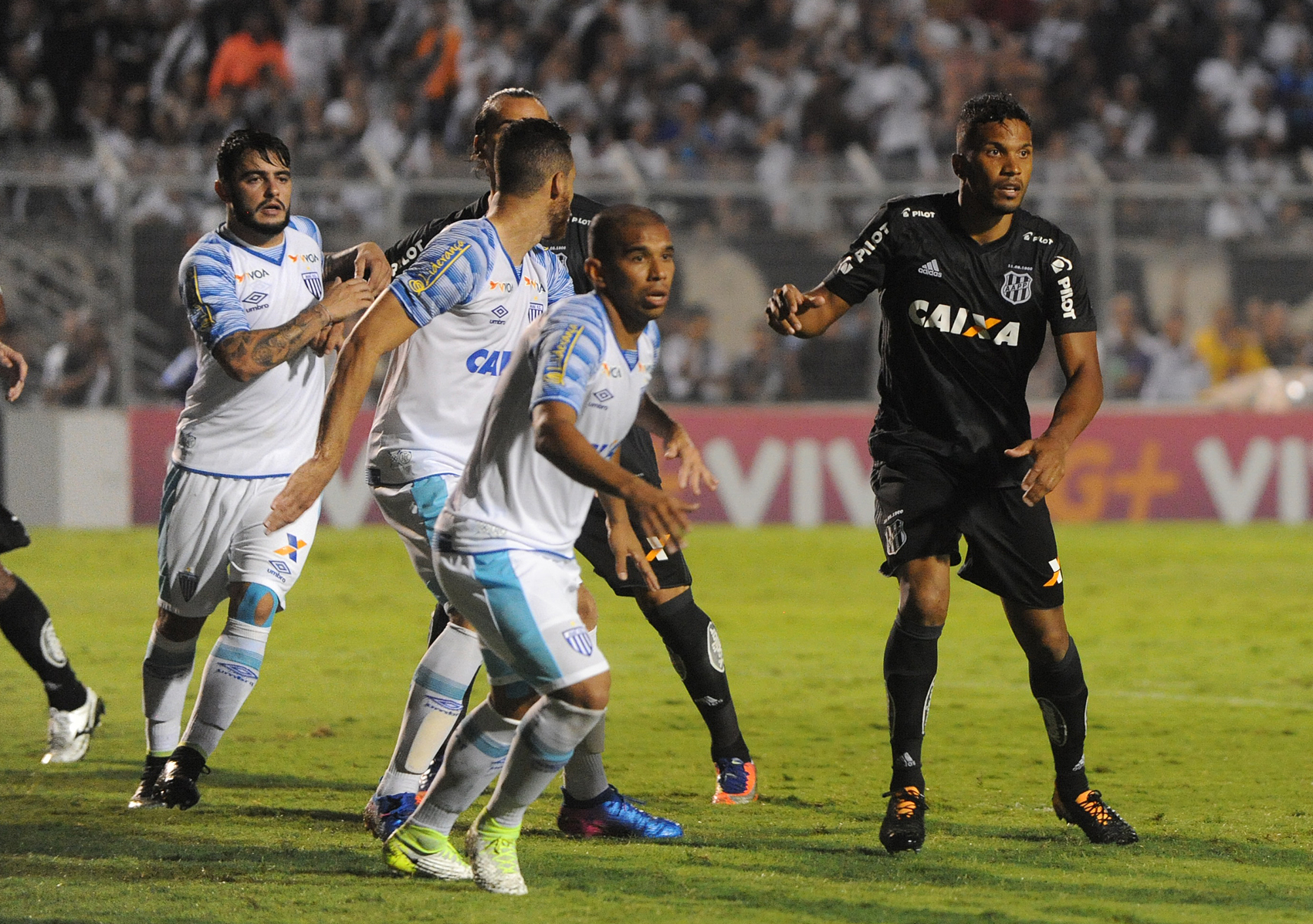 Jogadas aéreas do Corinthians preocupam a Ponte Preta