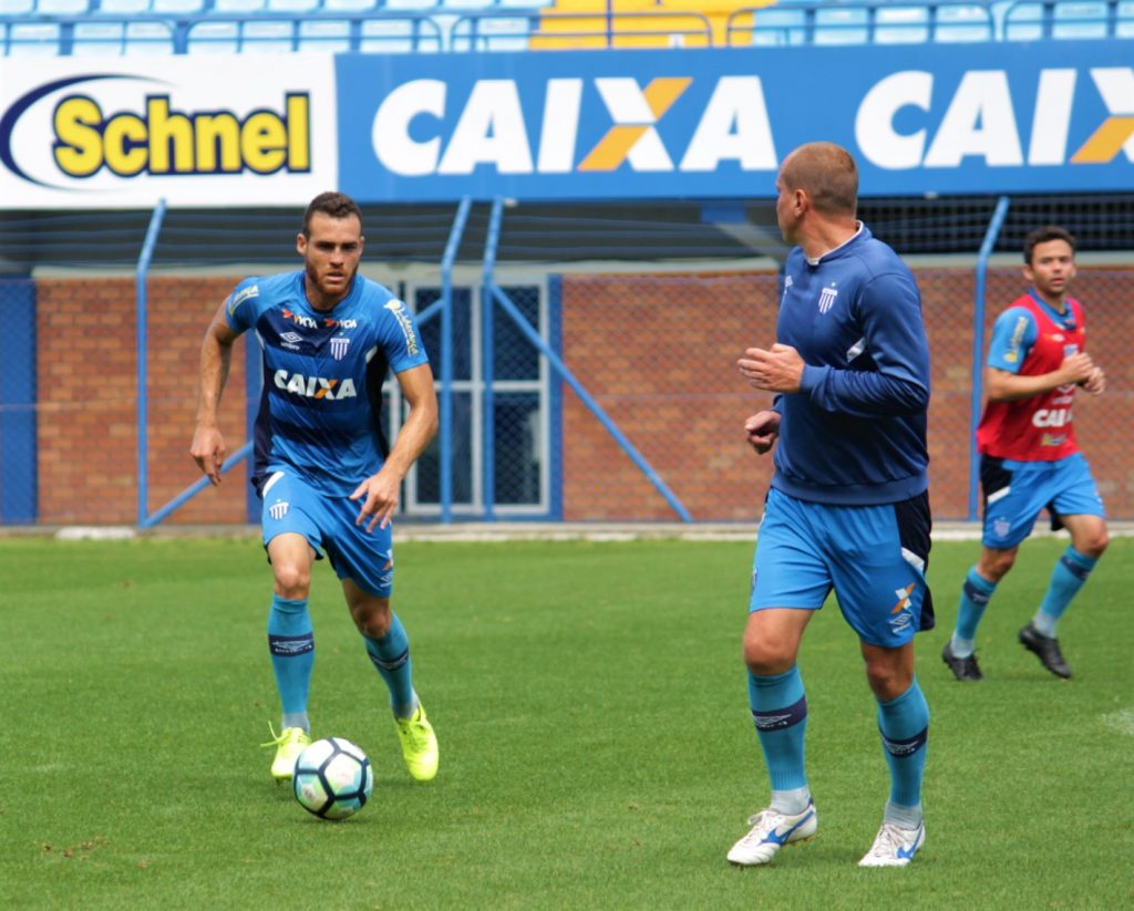 Jogadores do Avaí se preparam para enfrentar o Grêmio, nesse domingo Jogadores do Avaí se preparam para enfrentar o Grêmio, nesse domingo