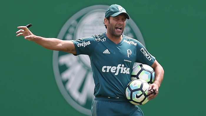 Valentim comanda treino fechado no Palmeiras em preparação para pegar Cruzeiro