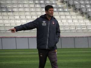 Técnico do Atlético-PR lamenta empate com Chapecoense: 'Jogo de direção única'