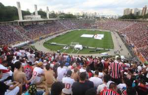 Após festa da torcida, jogadores do São Paulo comemoram apoio das arquibancadas