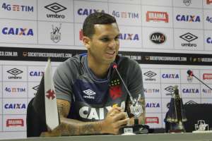 Ramon se emociona com grave lesão, mas revela renovação encaminhada com o Vasco