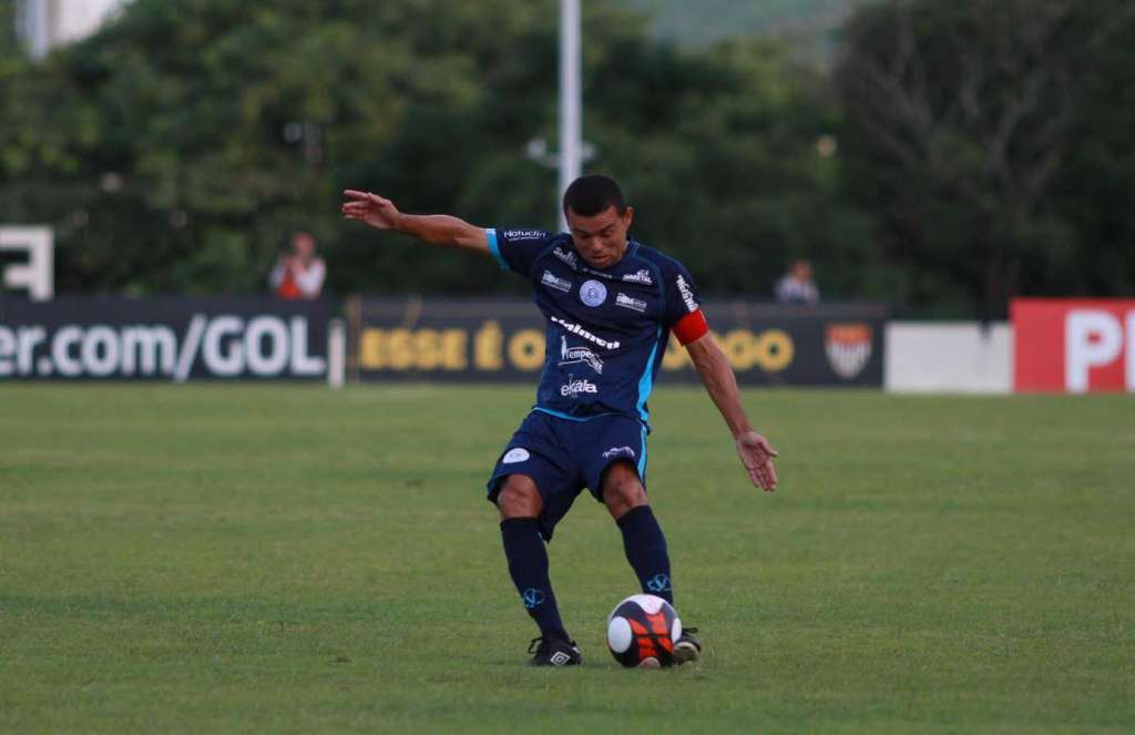 O Azulão confirmou a renovação do lateral esquerdo Marcelo Cordeiro