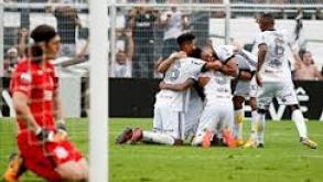 Corinthians perde da Ponte Preta e se complica na reta final do Brasileiro