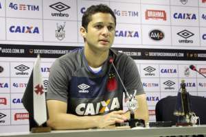 Anderson Martins lamenta lesão de lateral, mas exalta força coletiva do Vasco